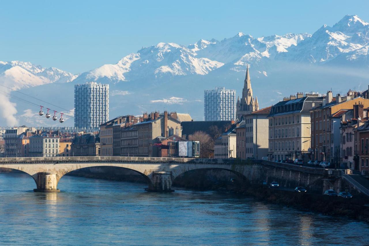 Appartement Plein Centre, Calme, Parking Inclus, Piscine Et Gardien Grenoble