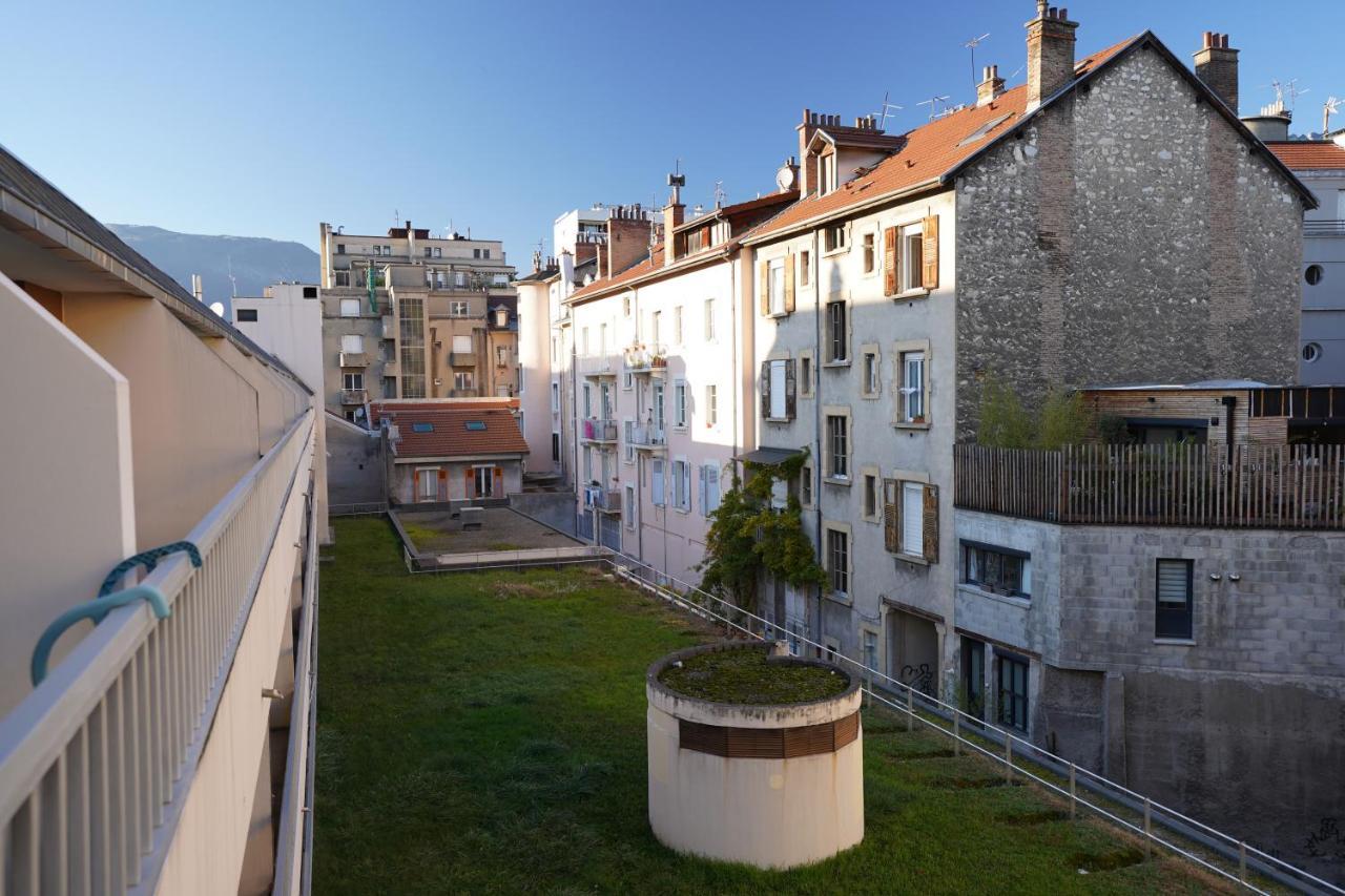 Appartement Plein Centre, Calme, Parking Inclus, Piscine Et Gardien