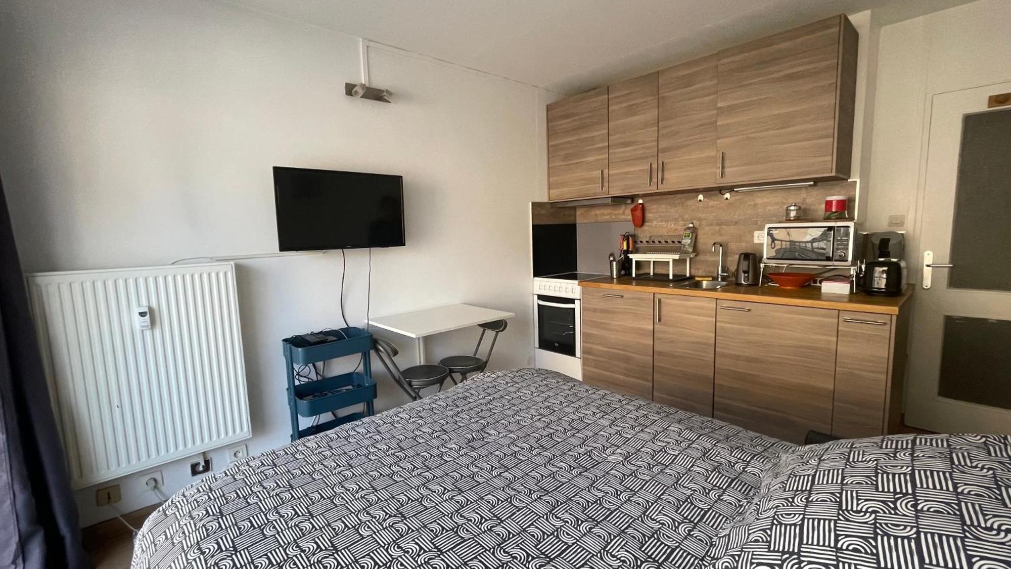 Plein Centre, Calme, Parking Inclus, Piscine Et Gardien Grenoble