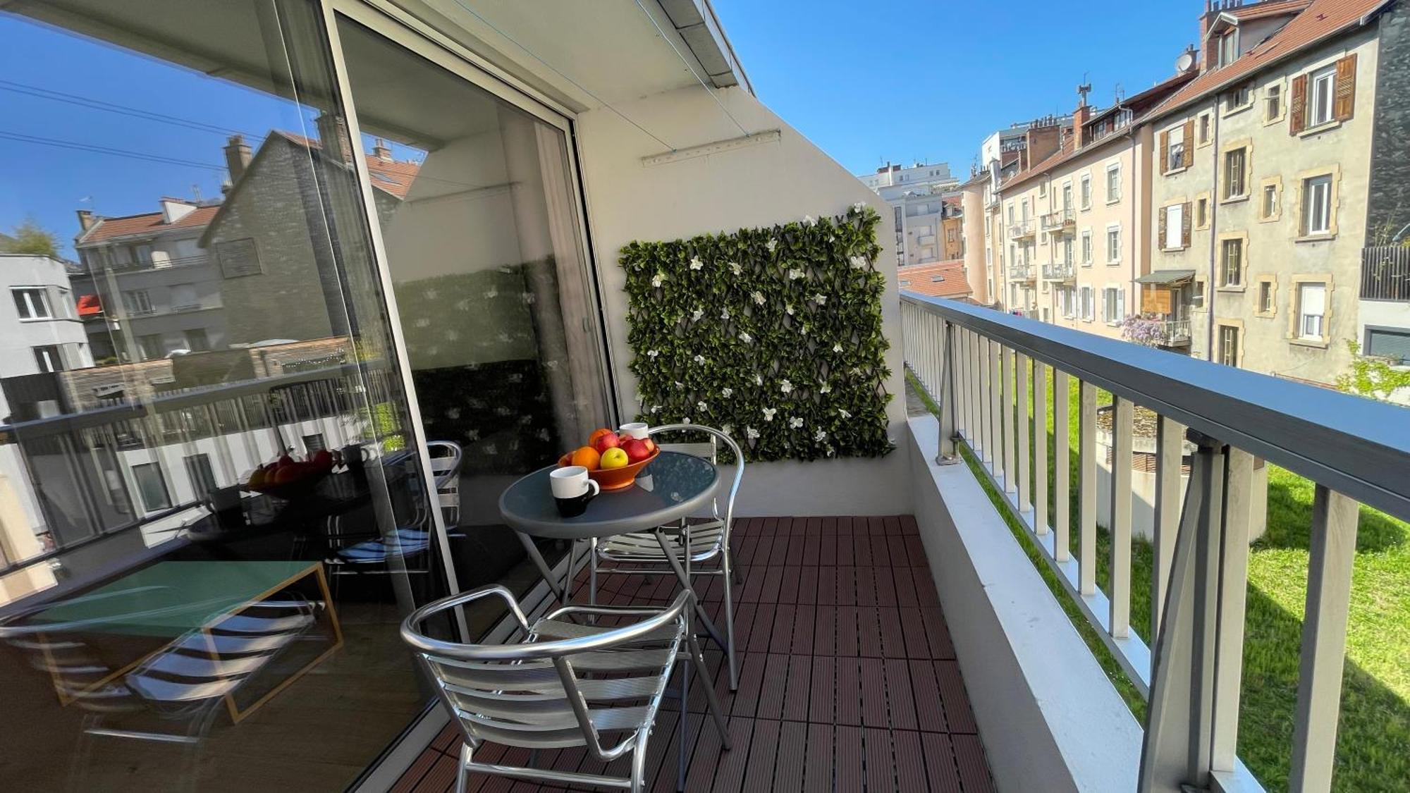 Appartement Plein Centre, Calme, Parking Inclus, Piscine Et Gardien Grenoble